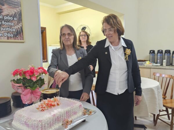 Retiro Anual das Irmãs Escolares: Um Jardim Regado pela Esperança 17 IMG-20250504-WA0284