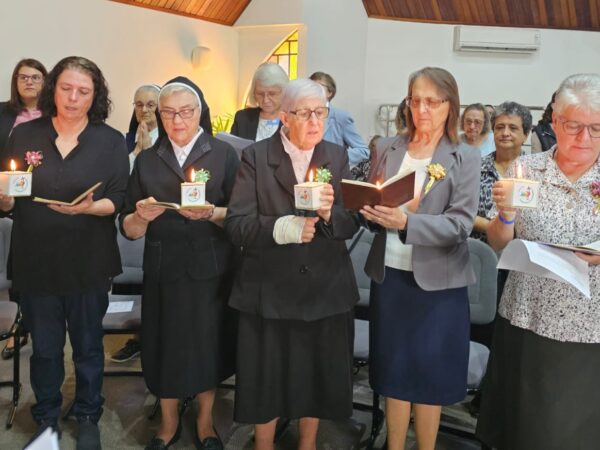 Retiro Anual das Irmãs Escolares: Um Jardim Regado pela Esperança 8 IMG-20250504-WA0371