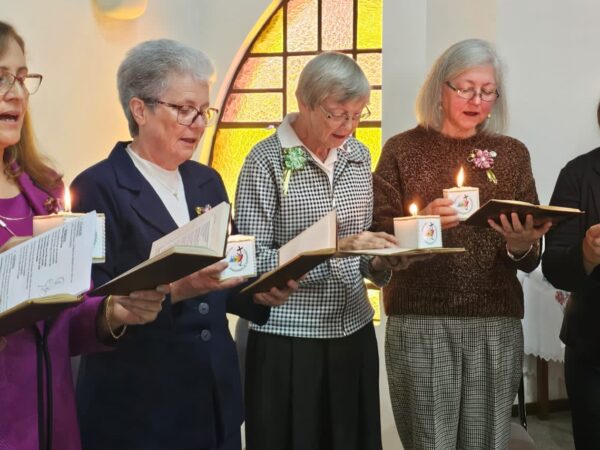 Retiro Anual das Irmãs Escolares: Um Jardim Regado pela Esperança 6 IMG-20250504-WA0374